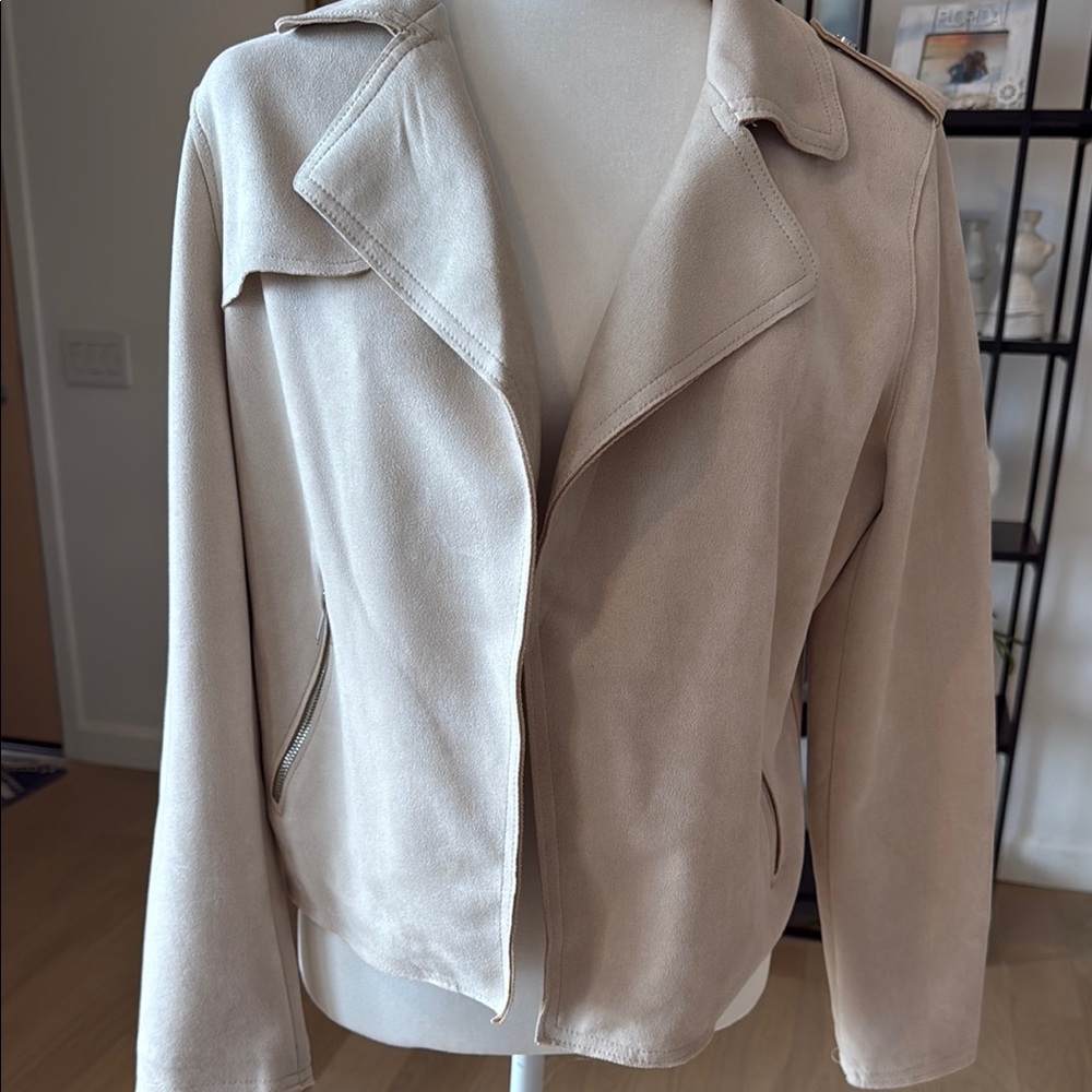 T Tahari Cream Blazer with Faux Suede
